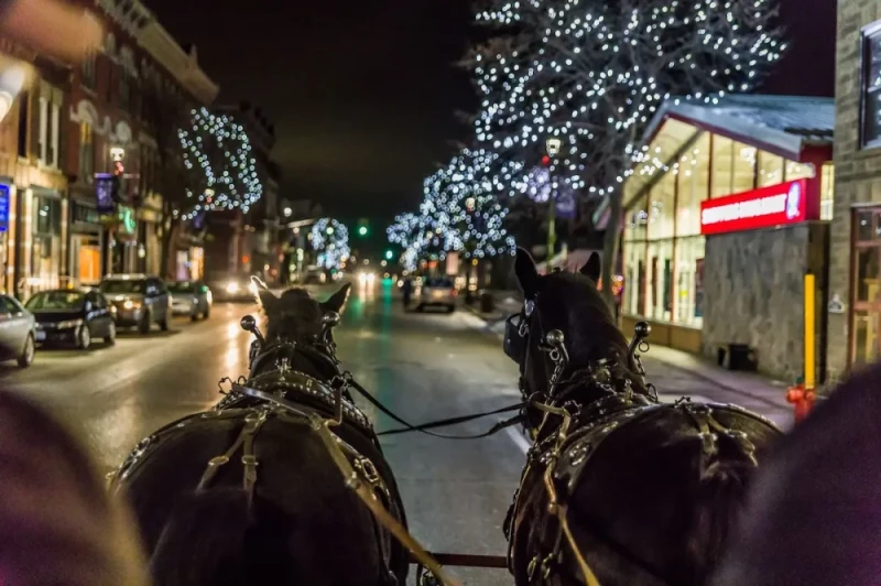 santa-parade.webp