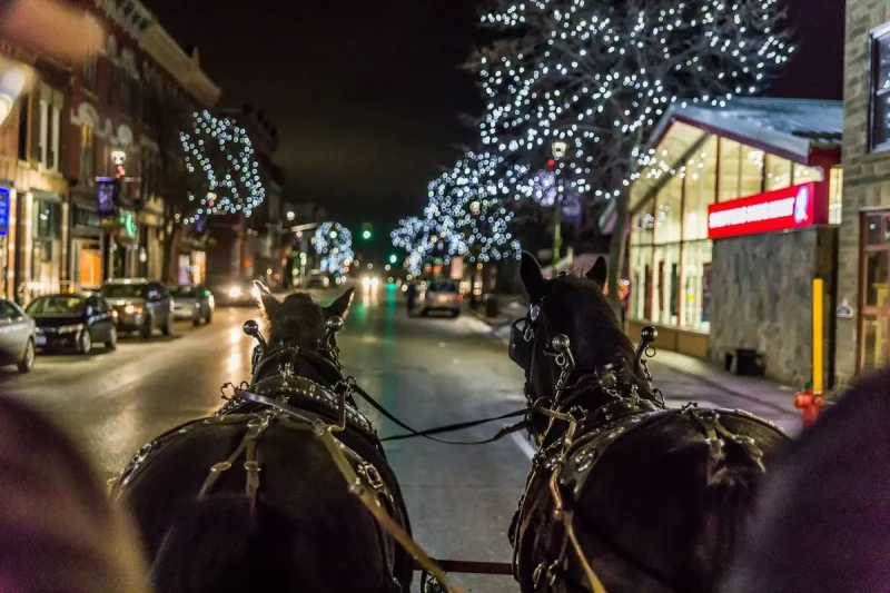 santa-parade.webp